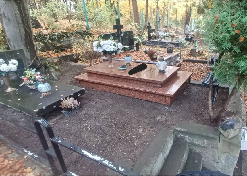 Cmentarz po uporządkowaniu, czysta ziemia